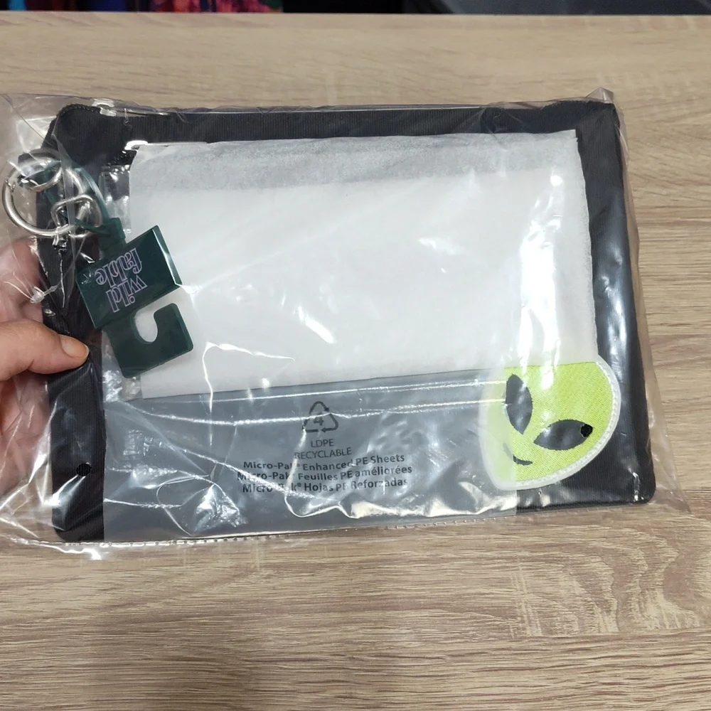 NWT WILD FABLE ALIEN DOUBLE POUCH 👽 - Picture 2 of 5